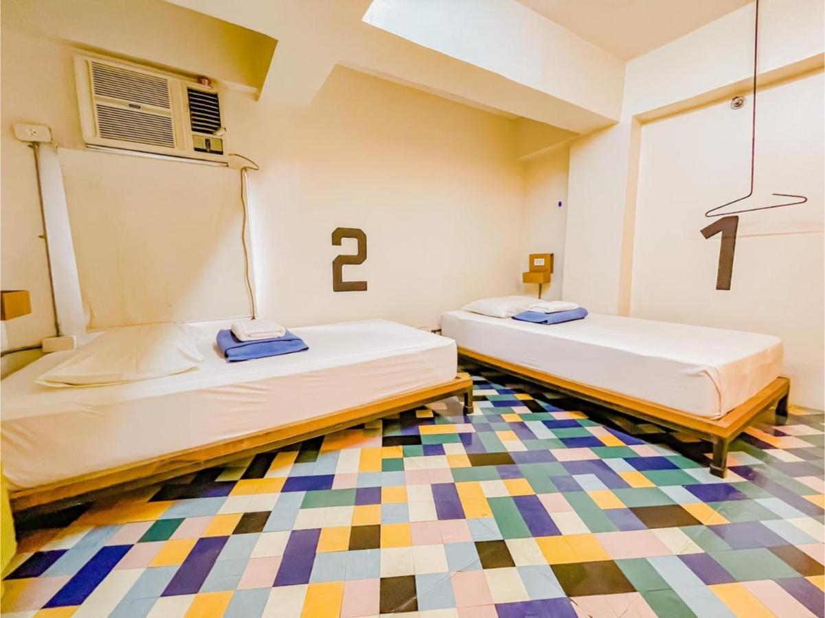 Oyo 866 Junction Hostels Manila Ngoại thất bức ảnh