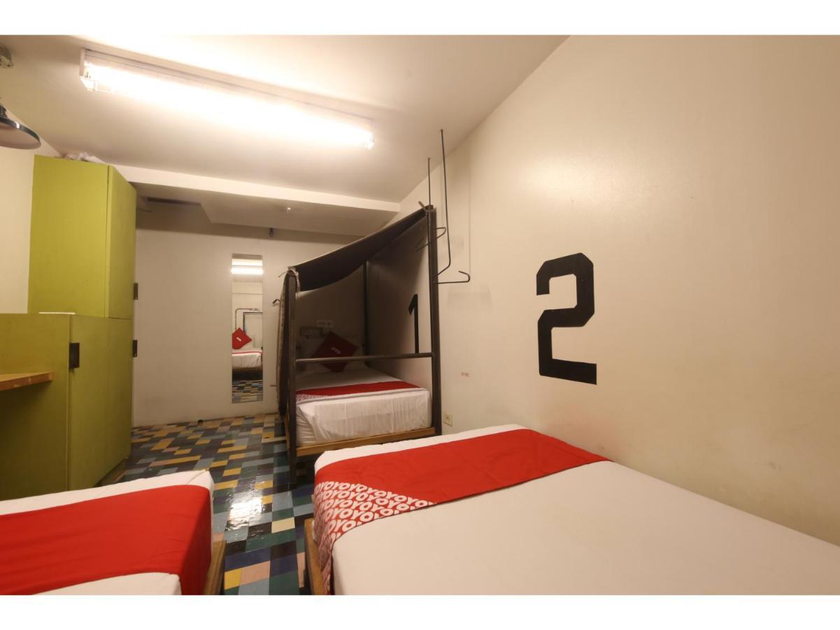 Oyo 866 Junction Hostels Manila Ngoại thất bức ảnh