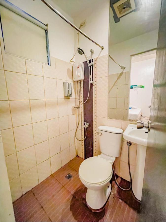 Oyo 866 Junction Hostels Manila Ngoại thất bức ảnh
