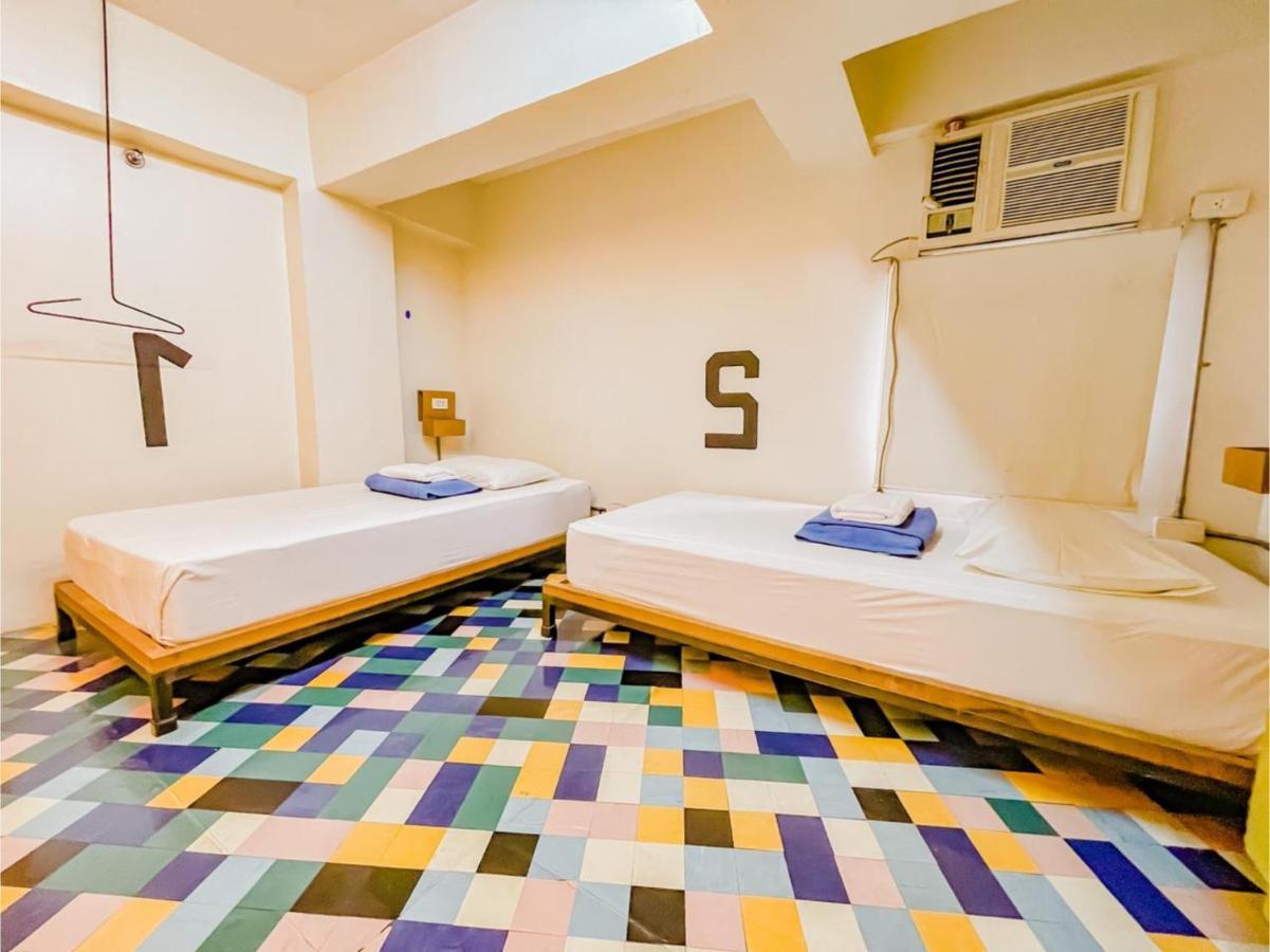 Oyo 866 Junction Hostels Manila Ngoại thất bức ảnh