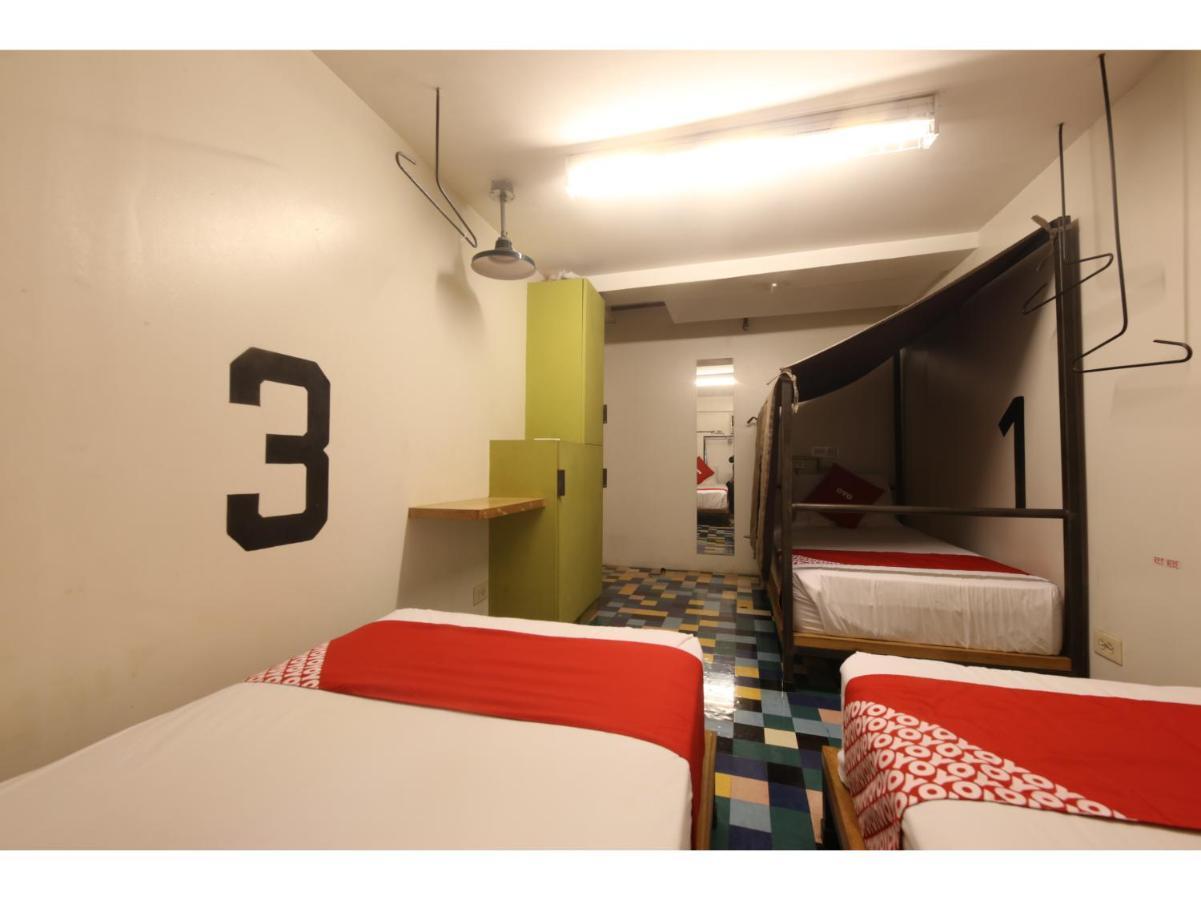 Oyo 866 Junction Hostels Manila Ngoại thất bức ảnh