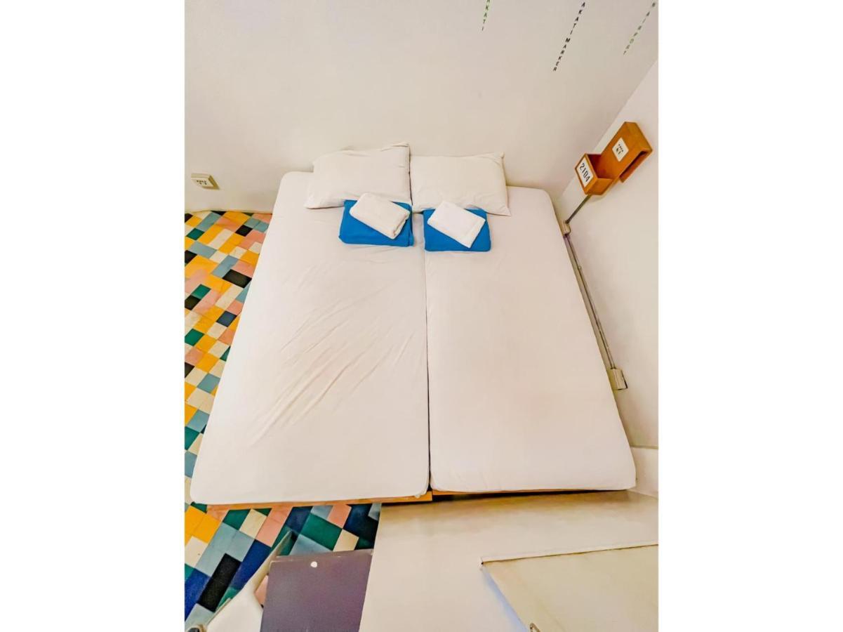 Oyo 866 Junction Hostels Manila Ngoại thất bức ảnh