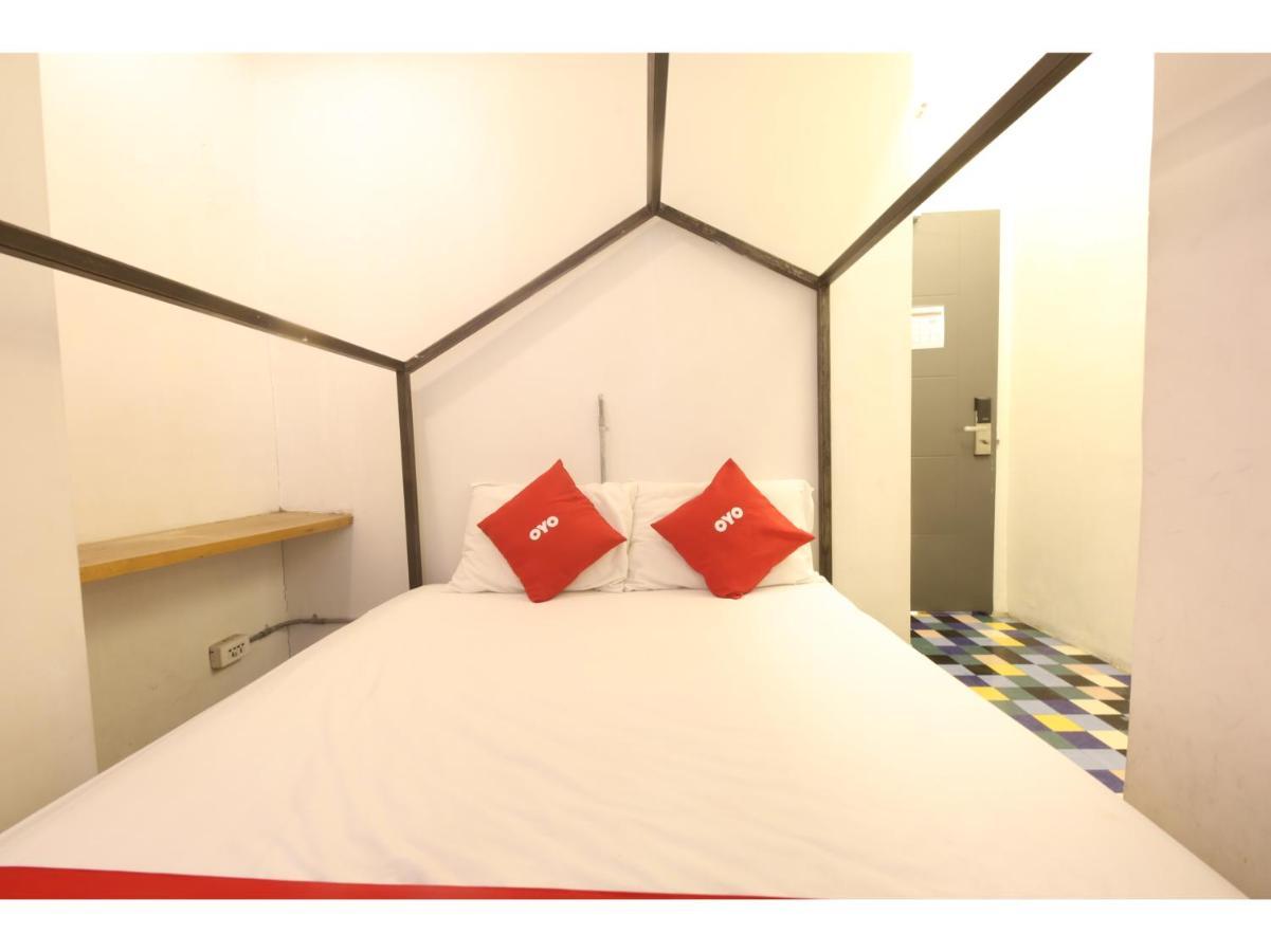 Oyo 866 Junction Hostels Manila Ngoại thất bức ảnh