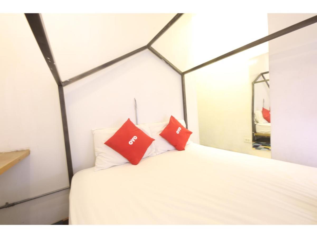 Oyo 866 Junction Hostels Manila Ngoại thất bức ảnh